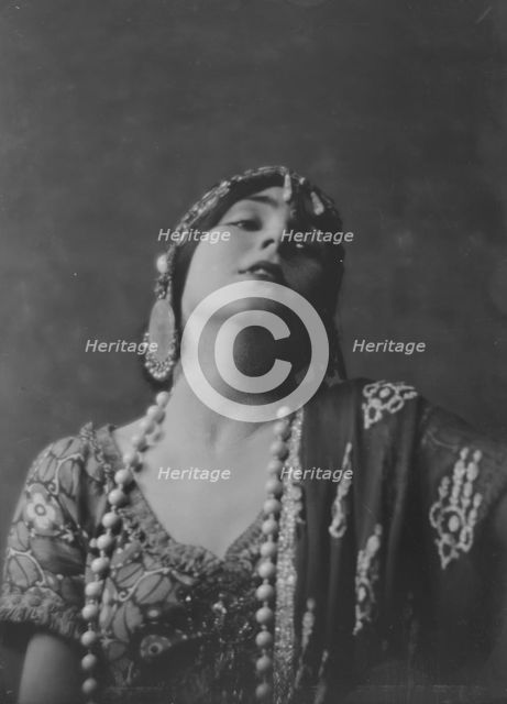 Fontaine, Miss, portrait photograph, 1916 Jan. 30. Creator: Arnold Genthe.