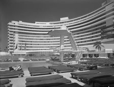 Fontainebleau Hotel, Miami Beach, Florida, 1955. Creators: Gottscho-Schleisner, Inc, Morris Lapidus