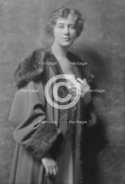 Forbes, M.E., Miss, portrait photograph, 1915 Mar. 11. Creator: Arnold Genthe.