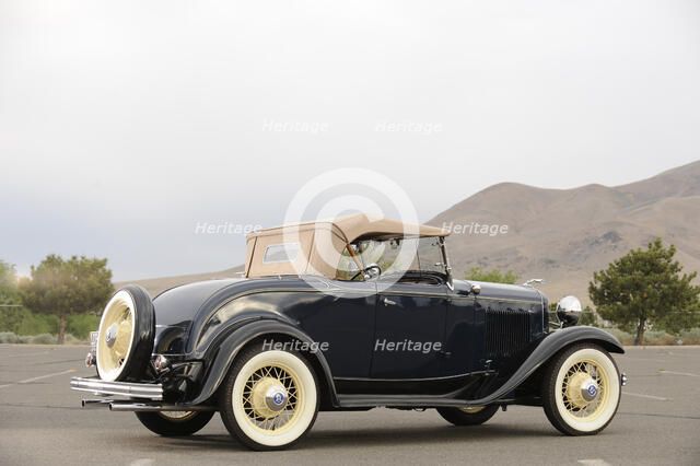 Ford 18 Deluxe Roadster 1932. Artist: Simon Clay.