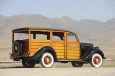 Ford woodie deluxe station wagon 1935. Artist: Simon Clay