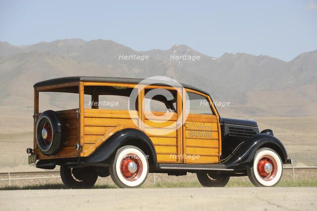 Ford woodie deluxe station wagon 1935. Artist: Simon Clay.