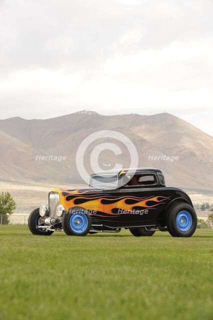 Ford Coupe Custom 1934. Artist: Simon Clay.