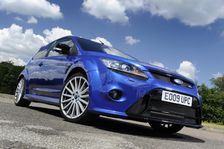 Ford Focus RS 2009. Artist: Simon Clay