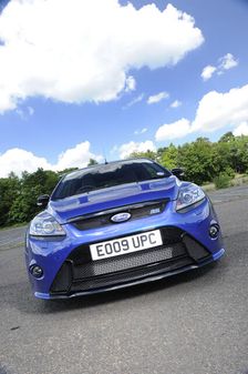 Ford Focus RS 2009. Artist: Simon Clay