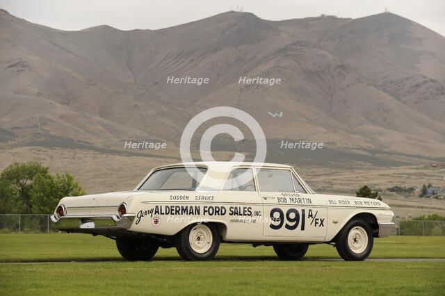 Ford Galaxie 500 race car 1962. Artist: Simon Clay.