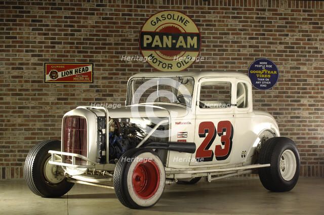 Ford short track jalopy coupe 1932. Artist: Simon Clay.