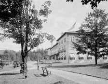 Fort William Henry Hotel, Lake George, N.Y., c.between 1910 and 1920. Creator: Unknown