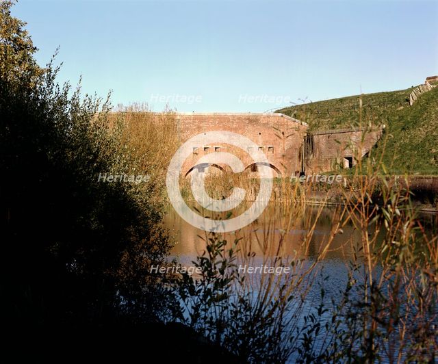 Fort Brockhurst, Gunners Way, Gosport, Hampshire, 2000. Artist: P Williams