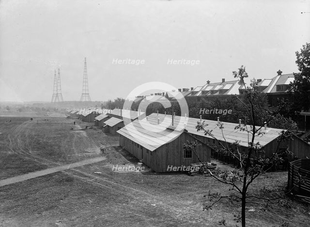 Fort McHenry - Groups, 1917. Creator: Harris & Ewing.