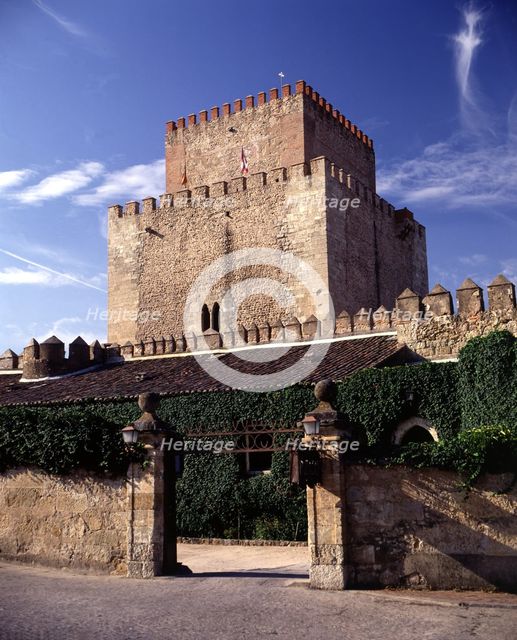 Fortress of Ciudad Rodrigo, built in 1372 by King Henry II of Castile, is currently a Parador hotel.