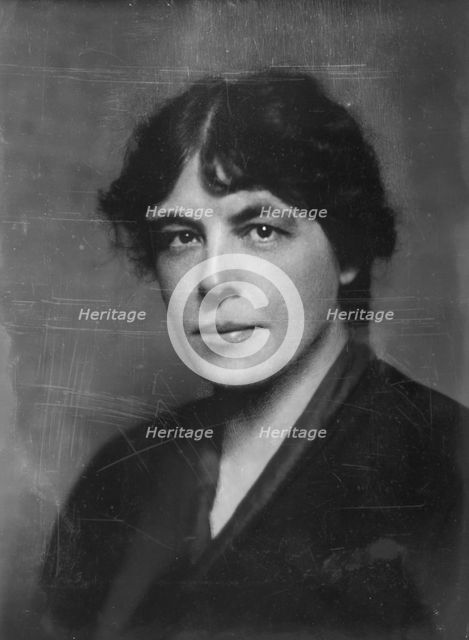 Fabyan, Mrs., portrait photograph, 1915 May 6. Creator: Arnold Genthe.