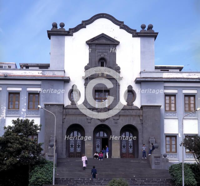 Façade of the University of La Laguna.