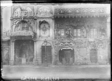 Facade of the cabarets "Le Ciel" and "L'Enfer", Boulevard de Clichy, 1909. Creator: Agence Rol (1904-1937)