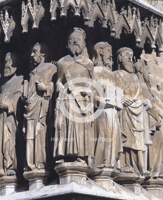 Façade of the Cathedral of Tarragona, detail of the apostolate in the right jamb.