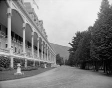 Facade, Fort William Henry Hotel, Lake George, N.Y., between 1900 and 1905. Creator: Unknown