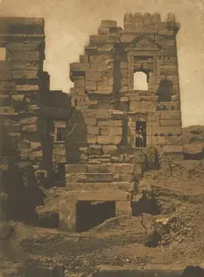 Façade latérale du Gynecée de Rhamsès-Meiamoun, Palais de Médinet-Habou, à Thèbes, 1849-50. Creator: Maxime du Camp