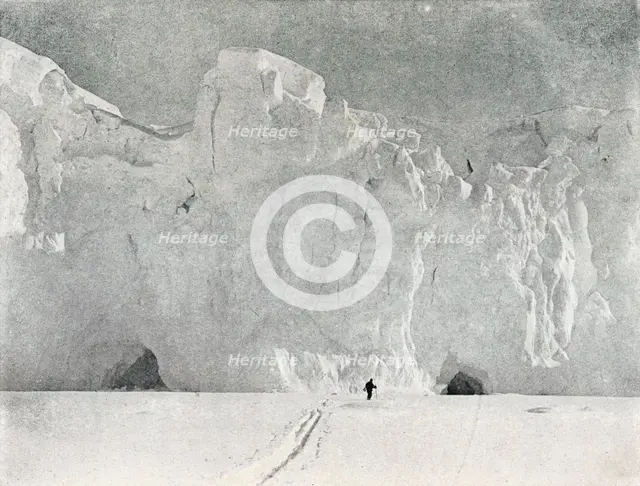 'Face of a Glacier in Victoria Land', c1911, (1913).  Artist: G Murray Levick.