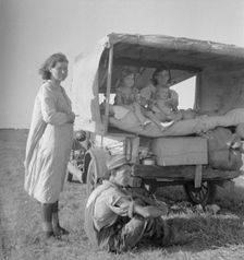 Family between Dallas and Austin, Texas, 1936. Creator: Dorothea Lange