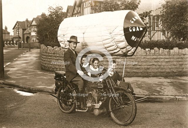 Family in a coal gas powered motorcycle, Nottingham, Nottinghamshire, 1916. Artist: Unknown