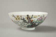Famille rose bowl with floral decoration, 20th century