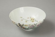 Famille rose bowl with floral decoration, 20th century