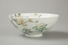 Famille rose bowl with floral decoration, 20th century