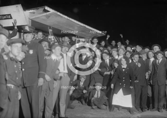 Fans outside the Polo Grounds, NY, 1913. Creator: Bain News Service.