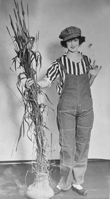 Farmerette, Los Angeles, between c1915 and 1918. Creator: Bain News Service