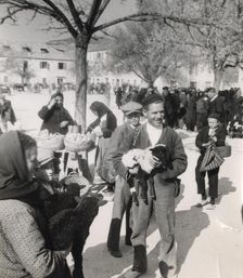Farmers from Zenica at the market, Bosnia-Hercegovina, Yugoslavia, 1939