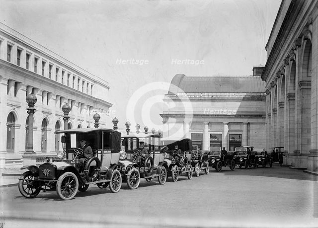 Federal Taxicab - Cabs at Union Station, 1914. Creator: Harris & Ewing.