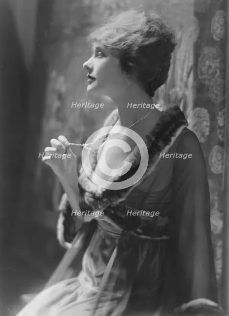 Ferguson, Elsie, Miss, portrait photograph, 1917 Aug. 10. Creator: Arnold Genthe.