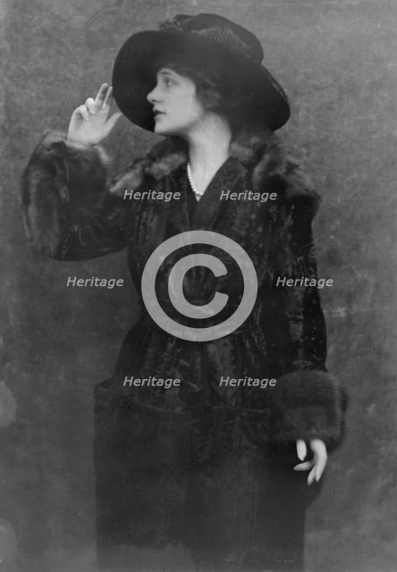 Ferguson, Elsie, Miss, portrait photograph, not before 1921 Sept. 15. Creator: Arnold Genthe.