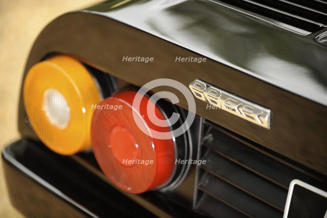 Ferrari 512i Berlinetta Boxer 1981. Artist: Simon Clay.