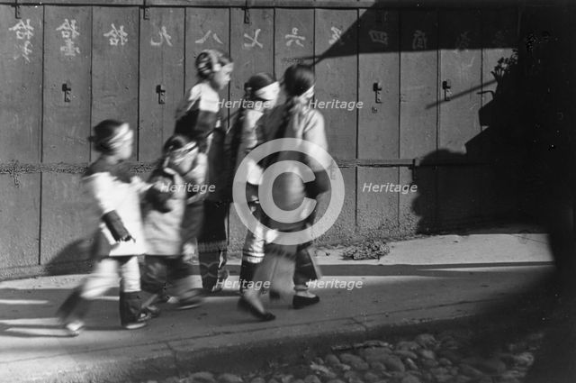 Five girls in holiday finery, Chinatown, San Francisco, between 1896 and 1906. Creator: Arnold Genthe.