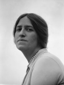 Field, Isabel, Miss, portrait photograph, 1928 June. Creator: Arnold Genthe