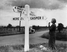 Finger sign post in Wiltshire, 1930s. Creator: Unknown