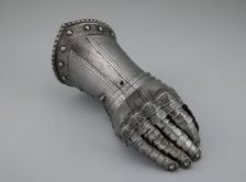 Fingered Gauntlet for the Right Hand, Augsburg, c. 1550/60. Creator: Unknown
