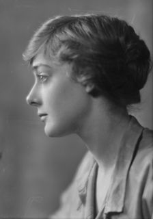 Findlay, Ruth, Miss, portrait photograph, 1915 Jan. 22. Creator: Arnold Genthe