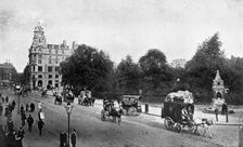 Finsbury Pavement and Square, London, early 20th century. Creator: Unknown