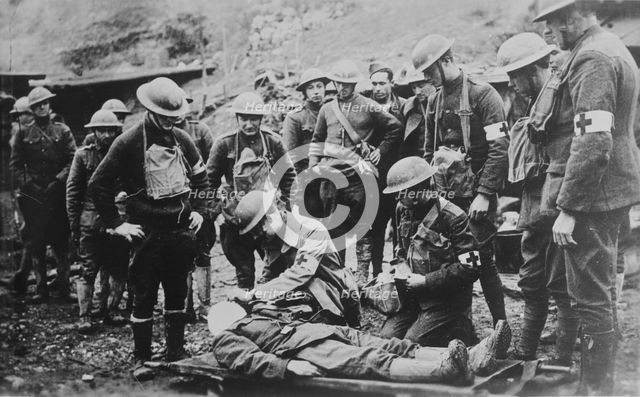 First Aid at Front in France to U.S. soldiers, 1918 or 1919. Creator: Bain News Service.