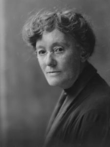 Fish, Mrs., portrait photograph, 1916. Creator: Arnold Genthe
