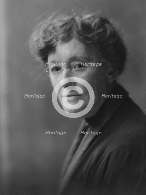 Fish, Mrs., portrait photograph, 1916. Creator: Arnold Genthe.