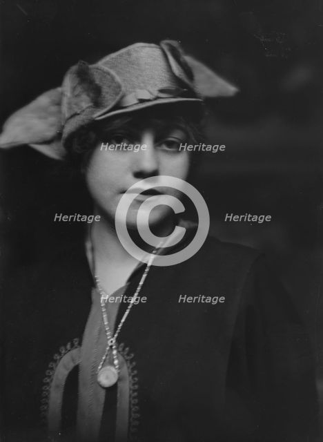Fisher, Dorothy, Miss, portrait photograph, 1915. Creator: Arnold Genthe.