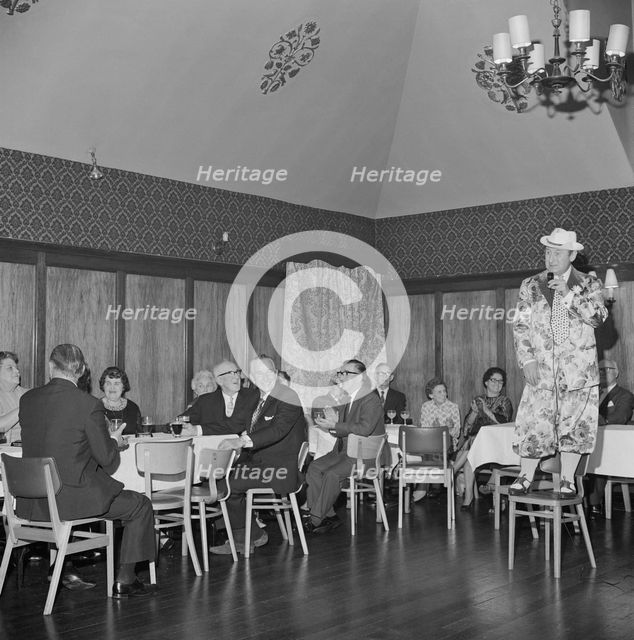 Flying Eagle, Mollison Way, Edgware, Harrow, London, 01/12/1972. Creator: John Laing plc.