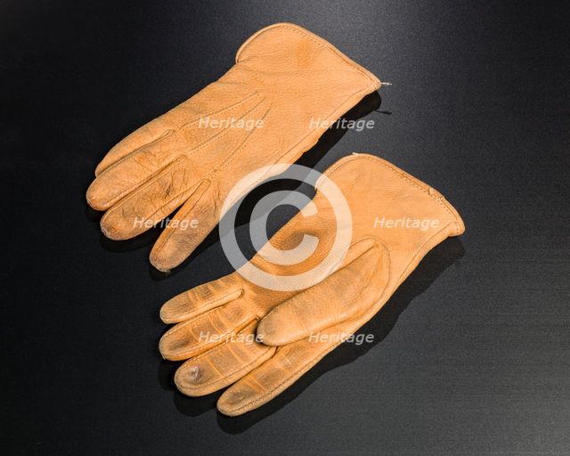 Flying gloves, United States Air Force Thunderbirds, 2006-2007. Creator: Unknown.