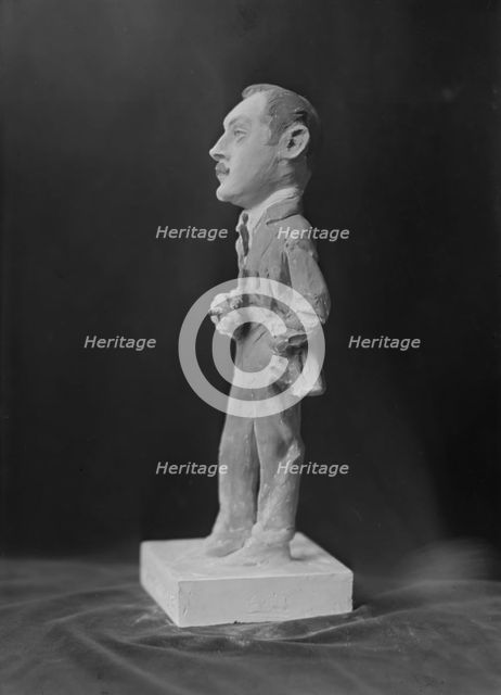 Flagg, Montgomery, Mr., statuette, 1914 Dec. 10. Creator: Arnold Genthe.