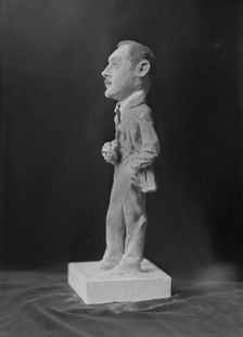 Flagg, Montgomery, Mr., statuette, 1914 Dec. 10. Creator: Arnold Genthe