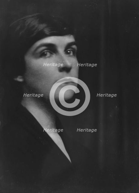 Flanagan, Gertrude, Miss, portrait photograph, 1915 May 10. Creator: Arnold Genthe.