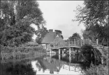 Flatford Bridge, Flatford Mill, East Bergholt, Babergh, Suffolk, 1930-1946. Creator: J Dixon Scott
